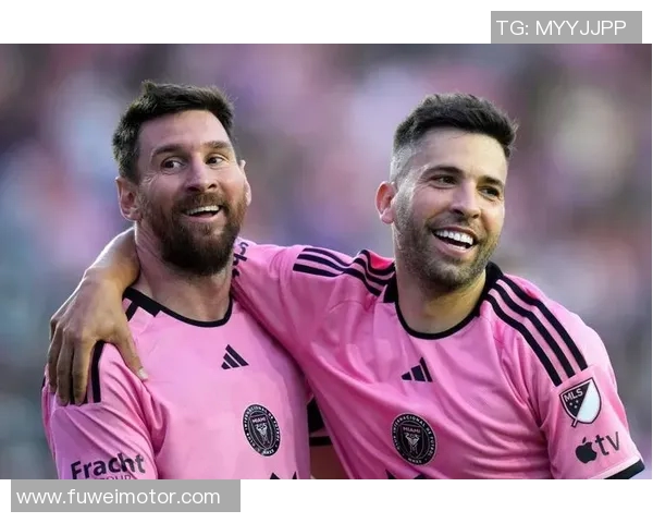 退役足球明星精彩瞬间合集回顾昔日辉煌与传奇时刻